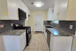 12122 E Marsham Cir, Houston, TX 77066 - Photo 3