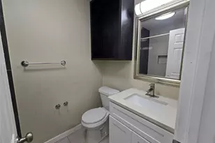 12122 E Marsham Cir, Houston, TX 77066 - Photo 9