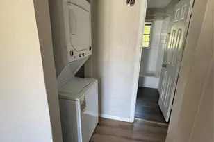 7339 Eisenhower Rd, Houston, TX 77033 - Photo 7