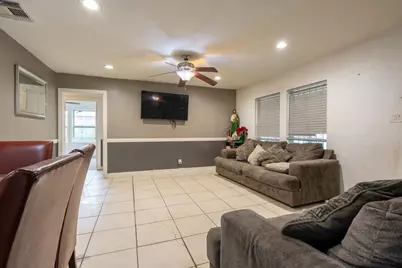 6817 Kassarine Pass, Houston, TX 77033 - Photo 3