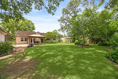 508 Williamsburg Circle, Friendswood, TX 77546 - Photo 21