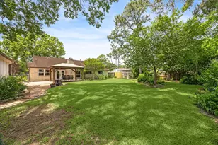 508 Williamsburg Cir, Friendswood, TX 77546 - Photo 21