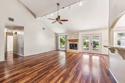 508 Williamsburg Circle, Friendswood, TX 77546 - Photo 5