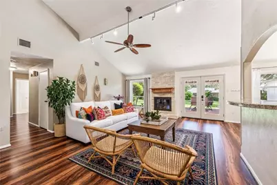 508 Williamsburg Circle, Friendswood, TX 77546 - Photo 1