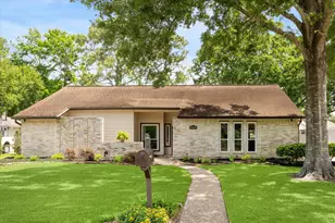 508 Williamsburg Cir, Friendswood, TX 77546 - Photo 3