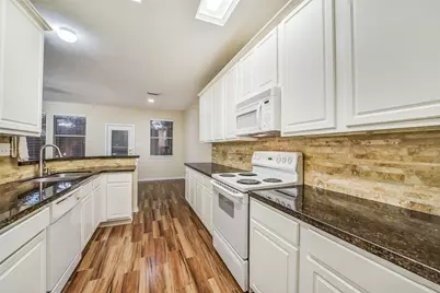 75 Summerhaze Circle, The Woodlands, TX 77382 - Photo 7