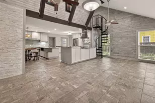 717 W 30th St, Houston, TX 77018 - Photo 7