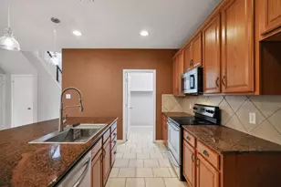50 N Spinning Wheel Cir, The Woodlands, TX 77382 - Photo 9