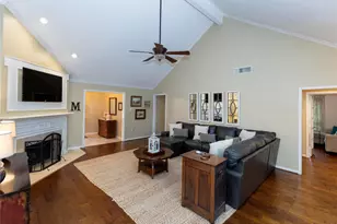 2107 Lakeway Dr, League City, TX 77573 - Photo 13