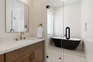 1142 W 16th St, Houston, TX 77008 - Photo 21