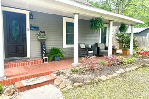 216 S William Barnett Ave, Cleveland, TX 77327 - Photo 3