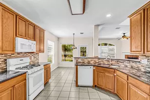 9502 Bending Willow Ln, Houston, TX 77064 - Photo 7