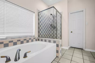 9502 Bending Willow Lane, Houston, TX 77064 - Photo 15