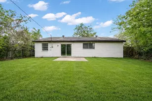 10902 Jutland Rd, Houston, TX 77048 - Photo 13