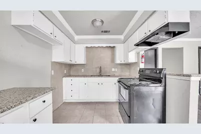 10902 Jutland Road, Houston, TX 77048 - Photo 5