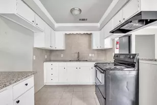 10902 Jutland Rd, Houston, TX 77048 - Photo 5