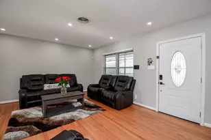 6817 Hendon Ln, Houston, TX 77074 - Photo 5