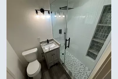 5803 E Greencraig Drive E, Houston, TX 77035 - Photo 17