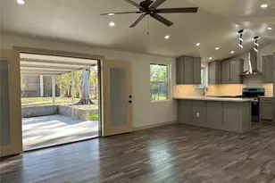 5803 E Greencraig Dr E, Houston, TX 77035 - Photo 7