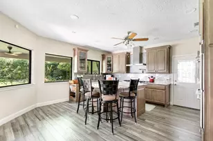 7 Summit Lake Dr, Kingwood, TX 77339 - Photo 11