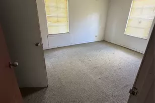 9422 Coffee St, Houston, TX 77033 - Photo 3
