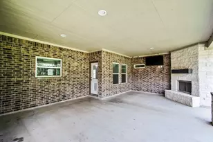 155 Horse Shoe Trail, Angleton, TX 77515 - Photo 33
