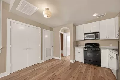 5941 South Loop E #104, Houston, TX 77033 - Photo 17