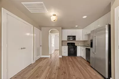 5941 South Loop E #104, Houston, TX 77033 - Photo 13