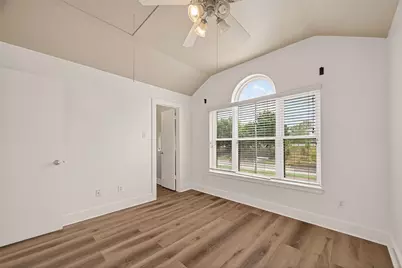 5941 South Loop E #104, Houston, TX 77033 - Photo 23