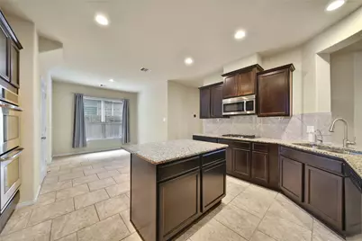 126 Quail Meadow Drive, Conroe, TX 77384 - Photo 5