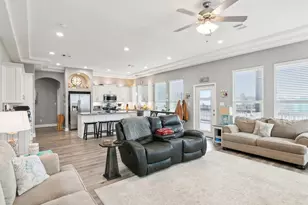 945 Gulfview Dr, Crystal Beach, TX 77650 - Photo 11