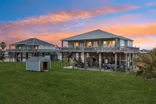 945 Gulfview Dr, Crystal Beach, TX 77650 - Photo 5