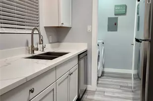 6500 Harbor Town Dr, Houston, TX 77036 - Photo 13