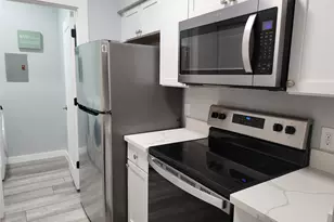 6500 Harbor Town Dr, Houston, TX 77036 - Photo 11