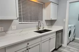 6500 Harbor Town Dr, Houston, TX 77036 - Photo 9