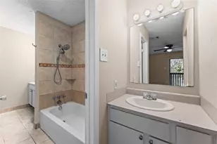 9327 Pagewood Ln, Houston, TX 77063 - Photo 17