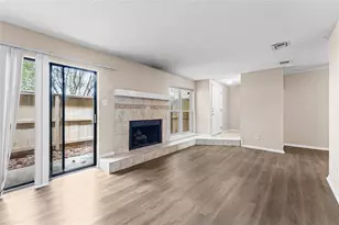 9327 Pagewood Ln, Houston, TX 77063 - Photo 13