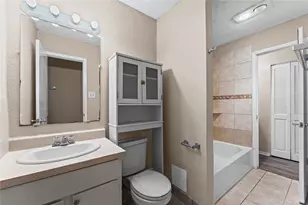 9327 Pagewood Ln, Houston, TX 77063 - Photo 15