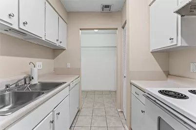 9327 Pagewood Lane, Houston, TX 77063 - Photo 9