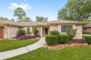 806 S Hyannis Port St, Crosby, TX 77532 - Photo 1