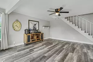 9406 Avenue E, Liverpool, TX 77577 - Photo 3