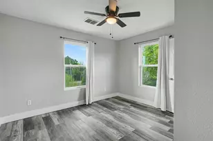 9406 Avenue E, Liverpool, TX 77577 - Photo 11