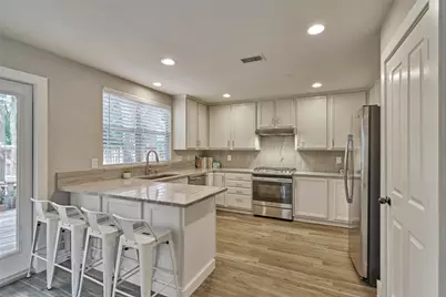 38 E Gaslight Place, The Woodlands, TX 77382 - Photo 13