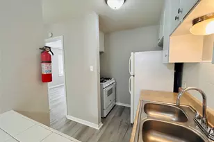 8803 Timberside, Houston, TX 77025 - Photo 3