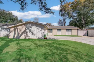 5926 Ettrick Dr, Houston, TX 77035 - Photo 3