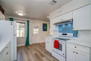 5926 Ettrick Dr, Houston, TX 77035 - Photo 13