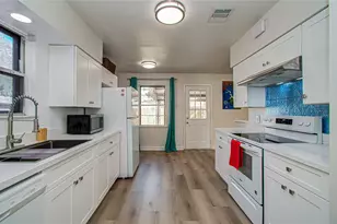 5926 Ettrick Dr, Houston, TX 77035 - Photo 15