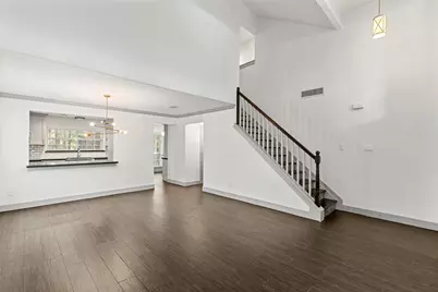 39 W Tallowberry Drive, The Woodlands, TX 77381 - Photo 3