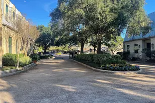 4 Bayou Pointe Dr, Houston, TX 77063 - Photo 35