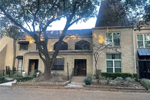 4 Bayou Pointe Dr, Houston, TX 77063 - Photo 3